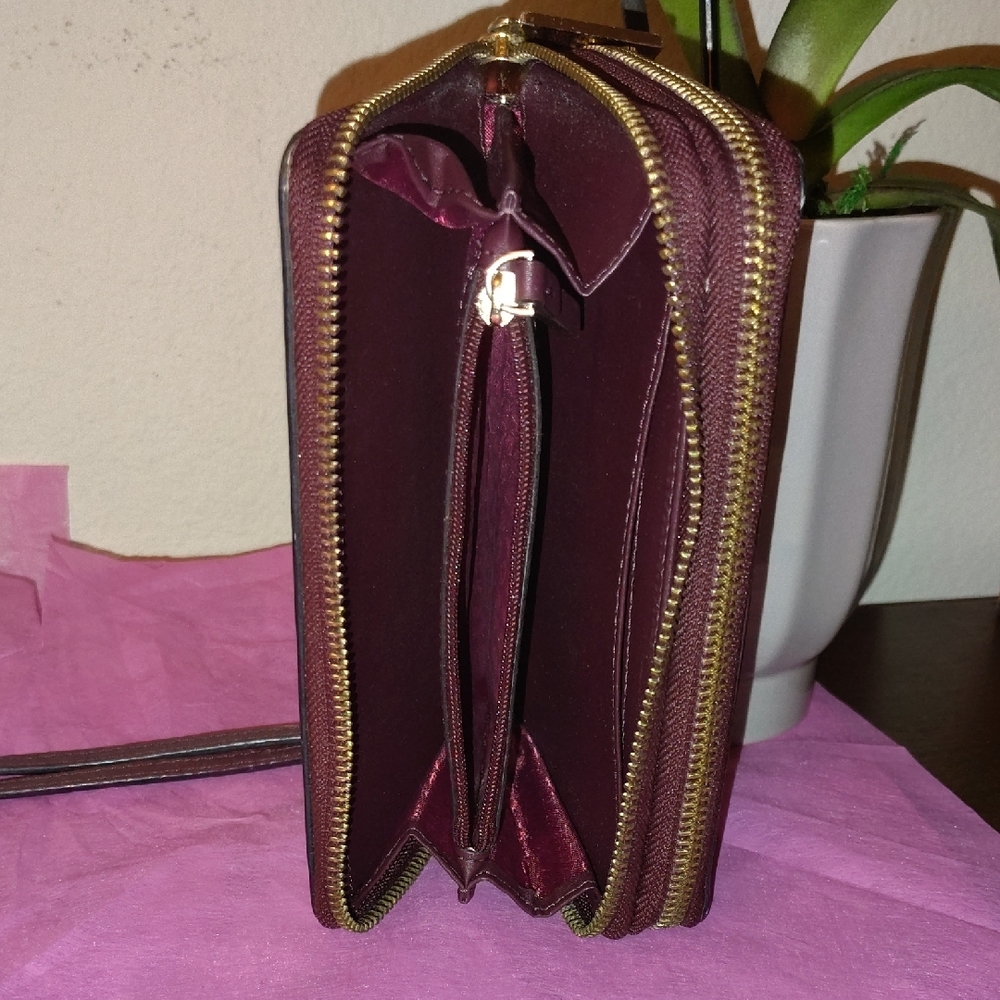 Kate Spade Croc-Embossed Deep Burgundy Leather Clutch Wallet - Picture 4 of 7